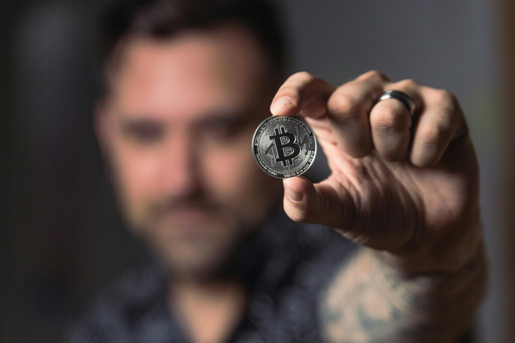What Would Happen If Bitcoin Became the World’s Main Currency? Exploring the Global Impact