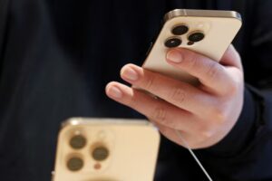 Foreign Phone Sales in China Up Slightly - April 2025