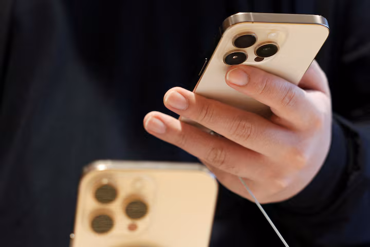 Foreign Phone Sales in China Up Slightly - April 2025