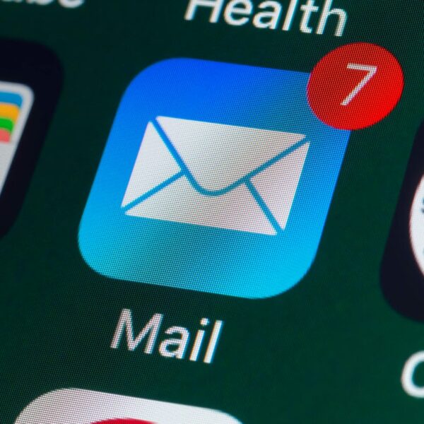 iPhone Mail App Experiencing Glitches; Temporary Fixes Explained