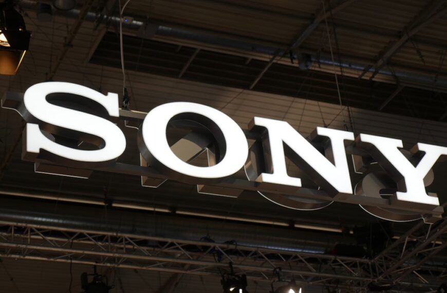 Sony to Outsource Flagship Xperia Smartphone Manufacturing